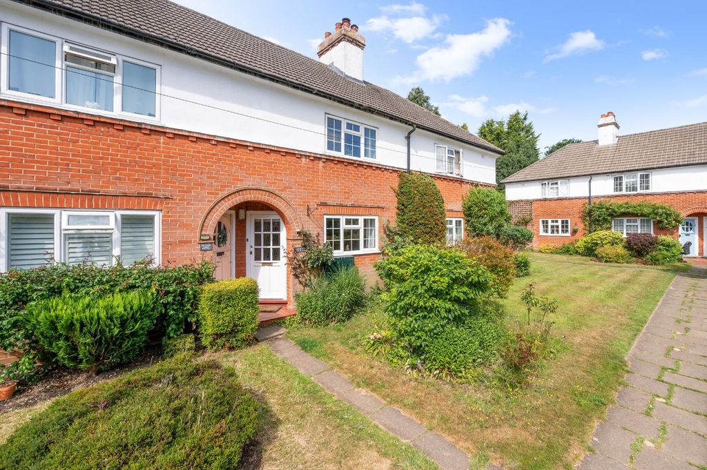 Property photo 1 of 16 Chapel Road  (16).Jpg