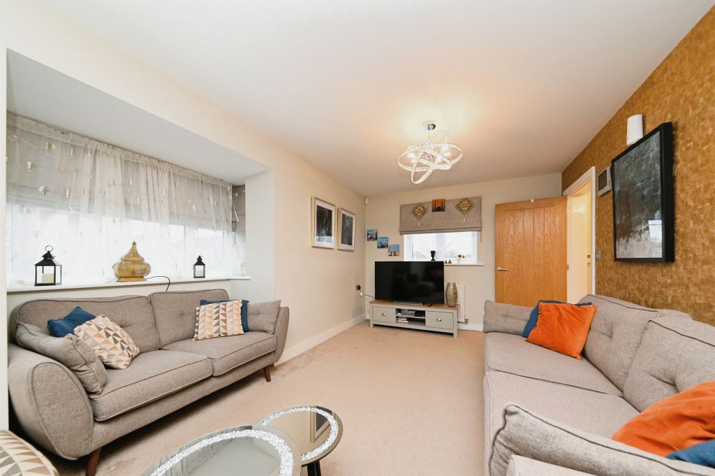 Property photo 3 of 18