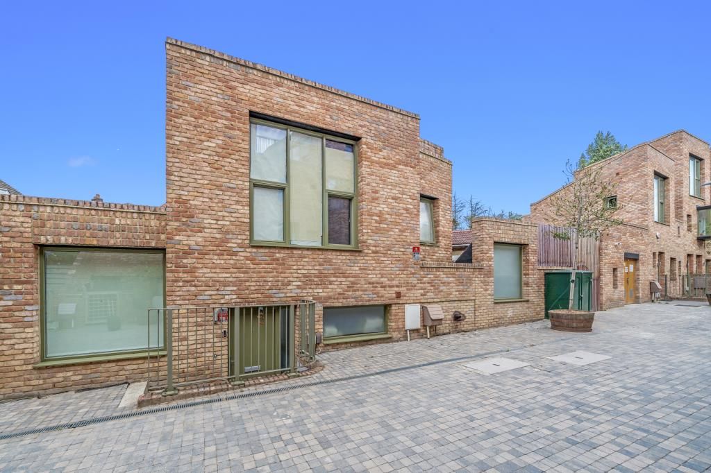 Property photo 2 of 13 External View