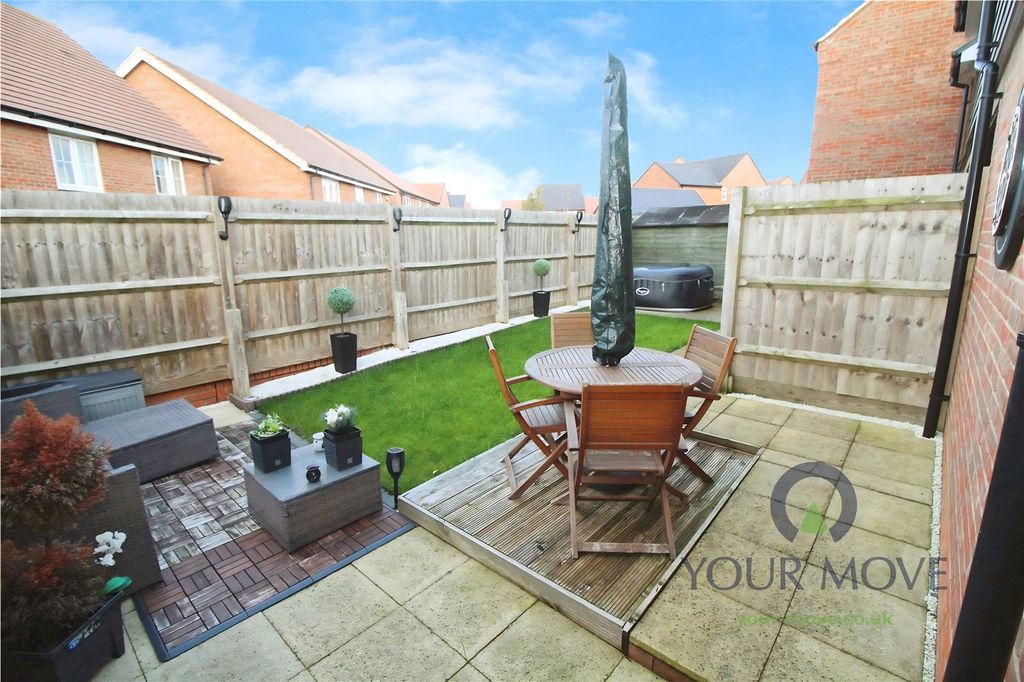 Property photo 3 of 13 Garden