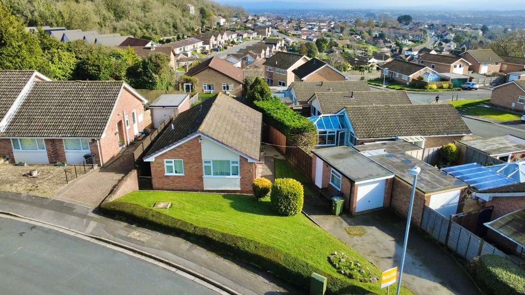 Property photo 1 of 18 Setting