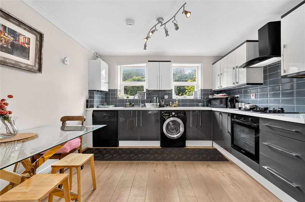 Property photo 3 of 13 Picture No. 11