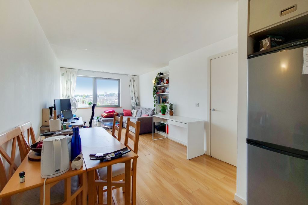 Property photo 2 of 8