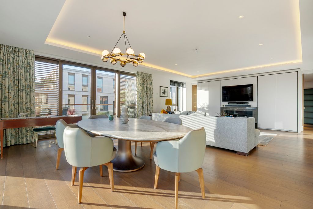 Property photo 3 of 17 Reception Room