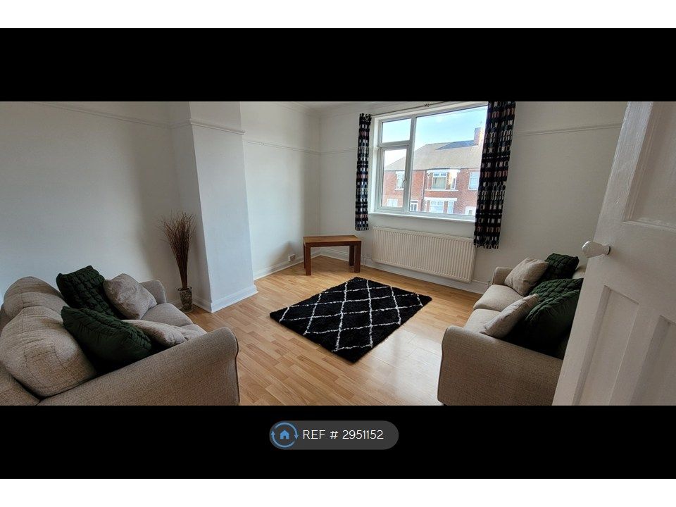 Property photo 1 of 14 Living Room