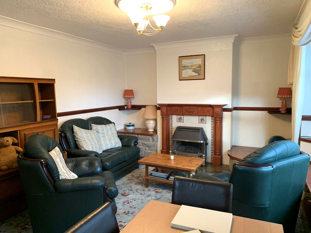 Property photo 3 of 16 c9