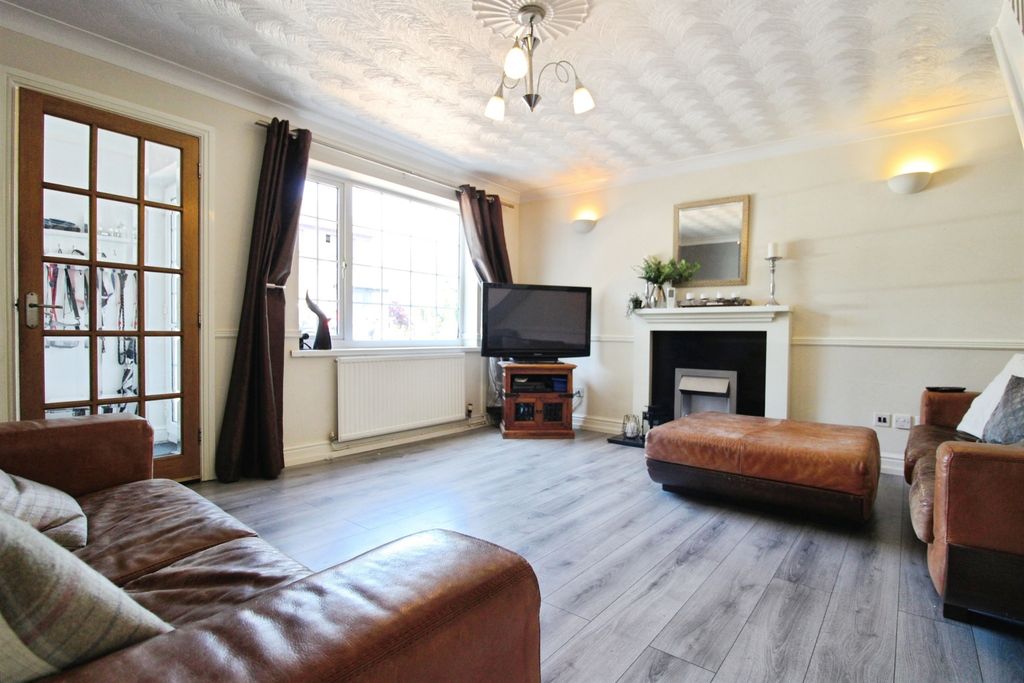 Property photo 3 of 18