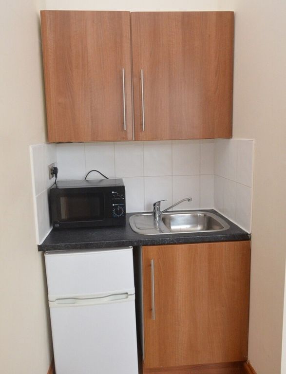 Property photo 2 of 5 O_1Fcblnjkgp2c18J093