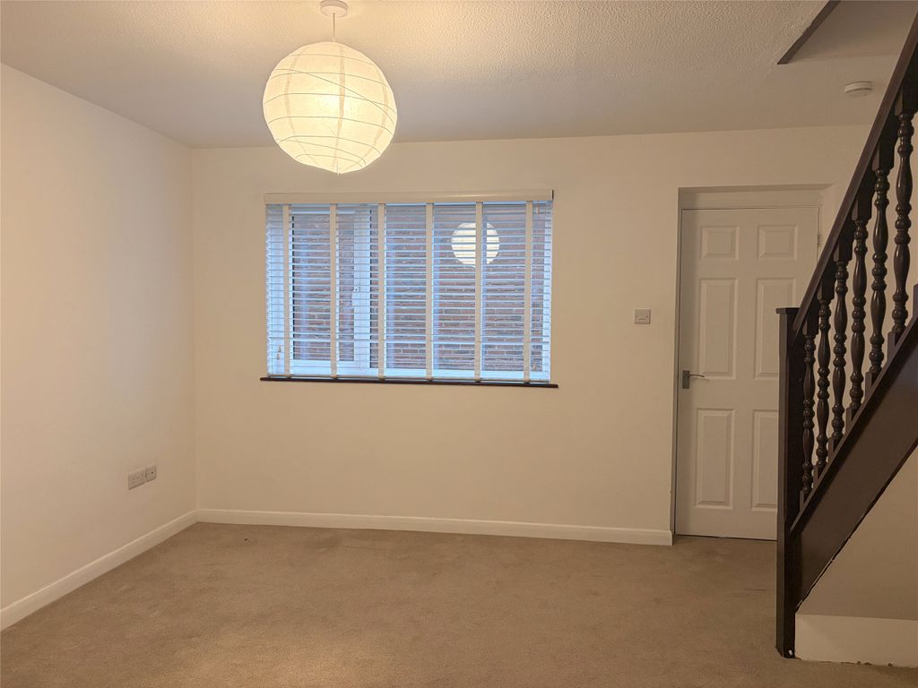 Property photo 2 of 7 Living Room