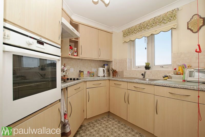 Property photo 3 of 9 Kitchen