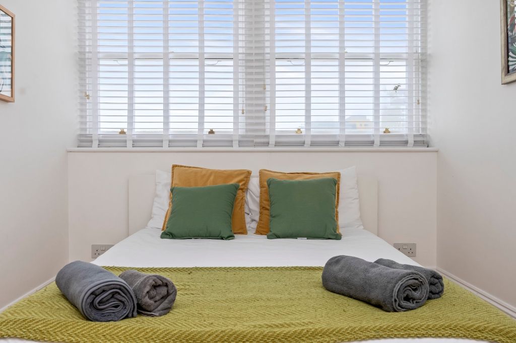 Additional image 24 of 3 bed flat for saleSussex Square, Brighton, East Sussex BN2