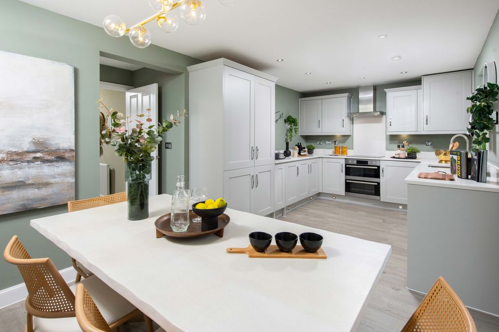 Property photo 2 of 10 Kingsley Kitchen