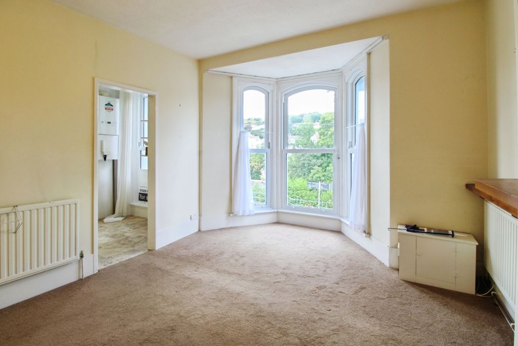 Property photo 3 of 15 Pbox-Img.Jpg