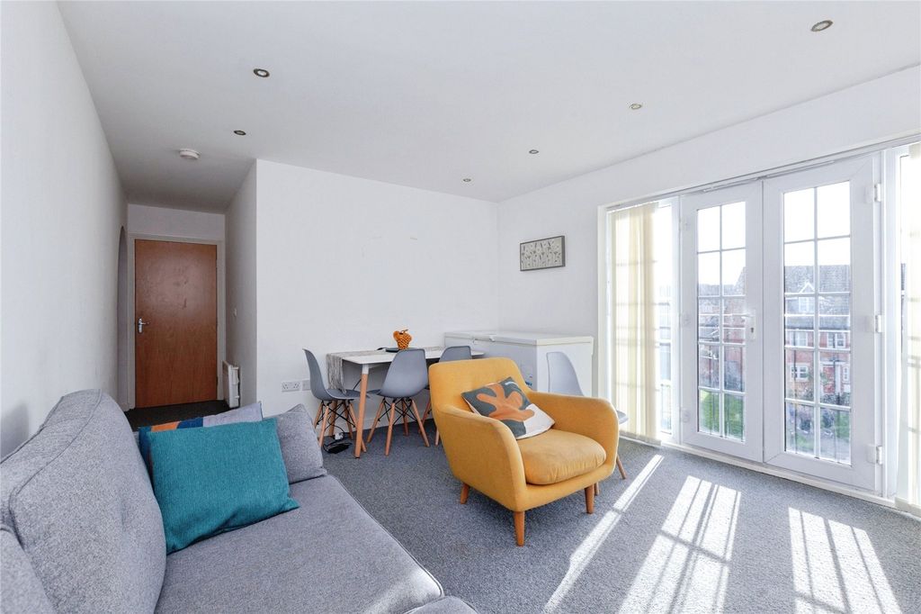 Property photo 2 of 18 Picture No. 02