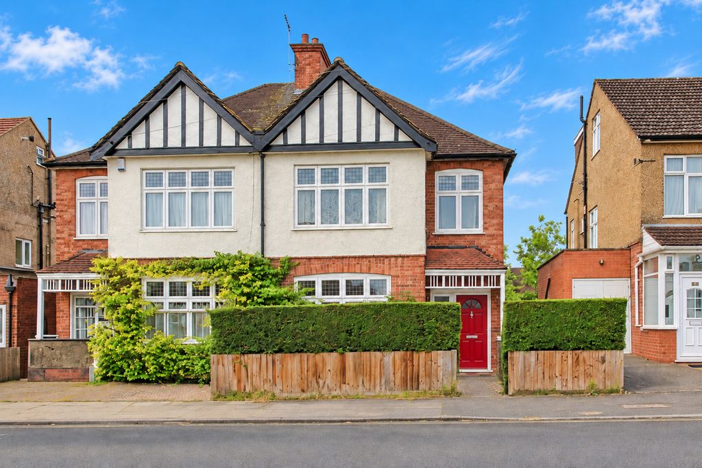 Property photo 1 of 18