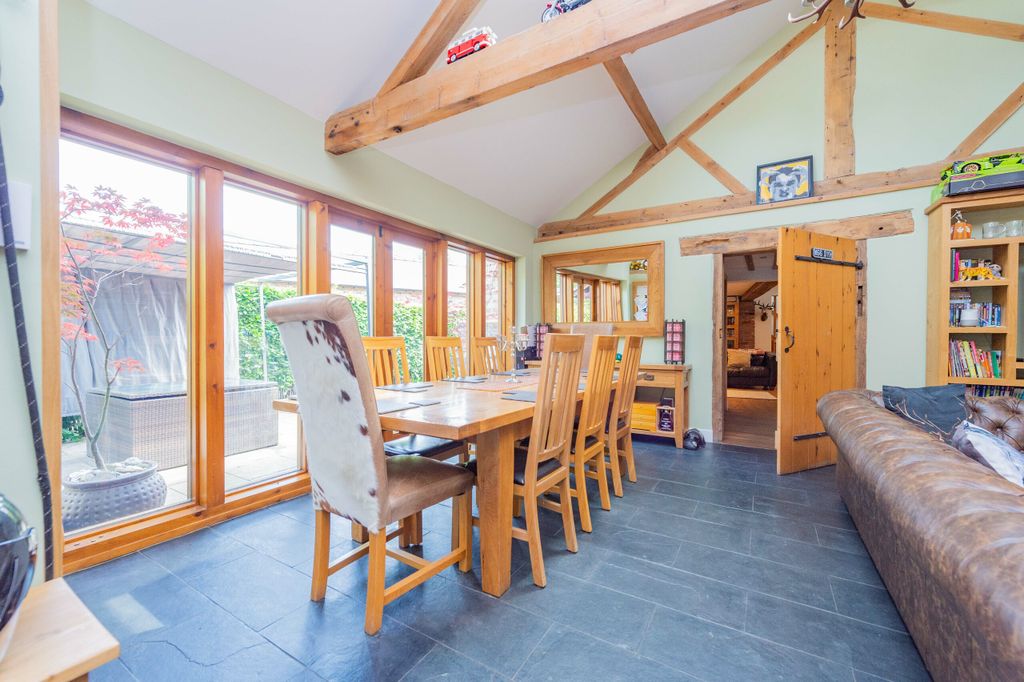 Property photo 2 of 29 Penylan Barn (21 Of 67)