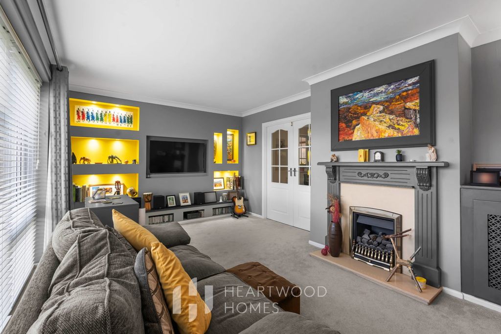 Property photo 1 of 18