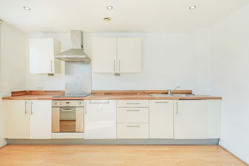 Property photo 1 of 20 Kitchen