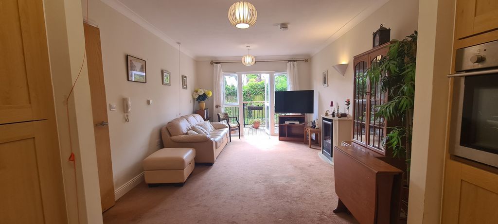 Property photo 3 of 17 Reception