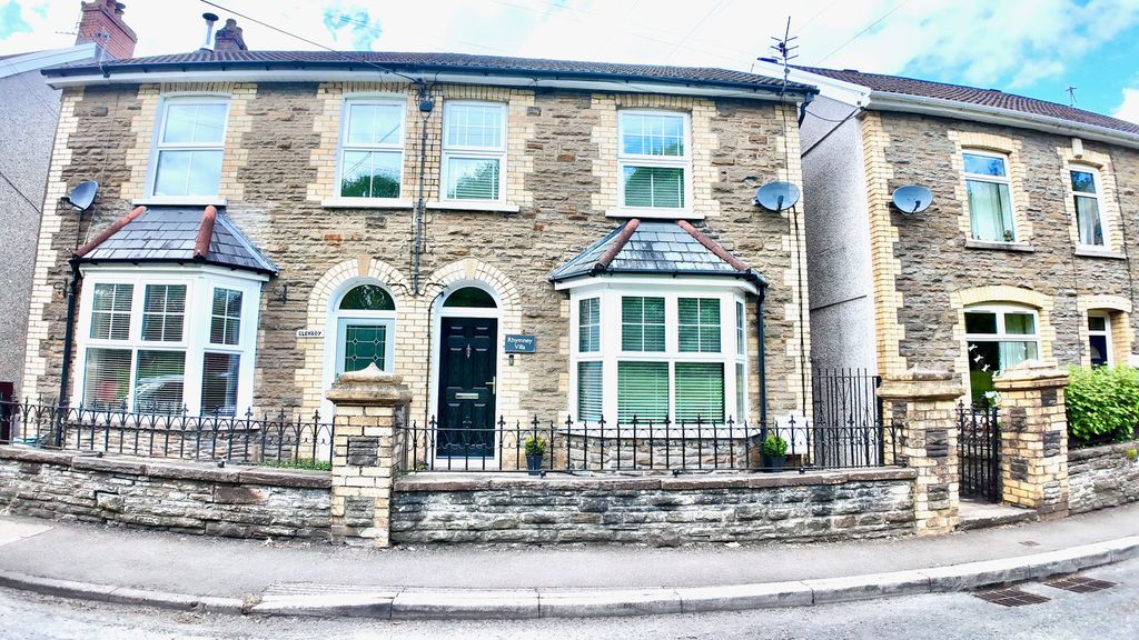 Property photo 1 of 43