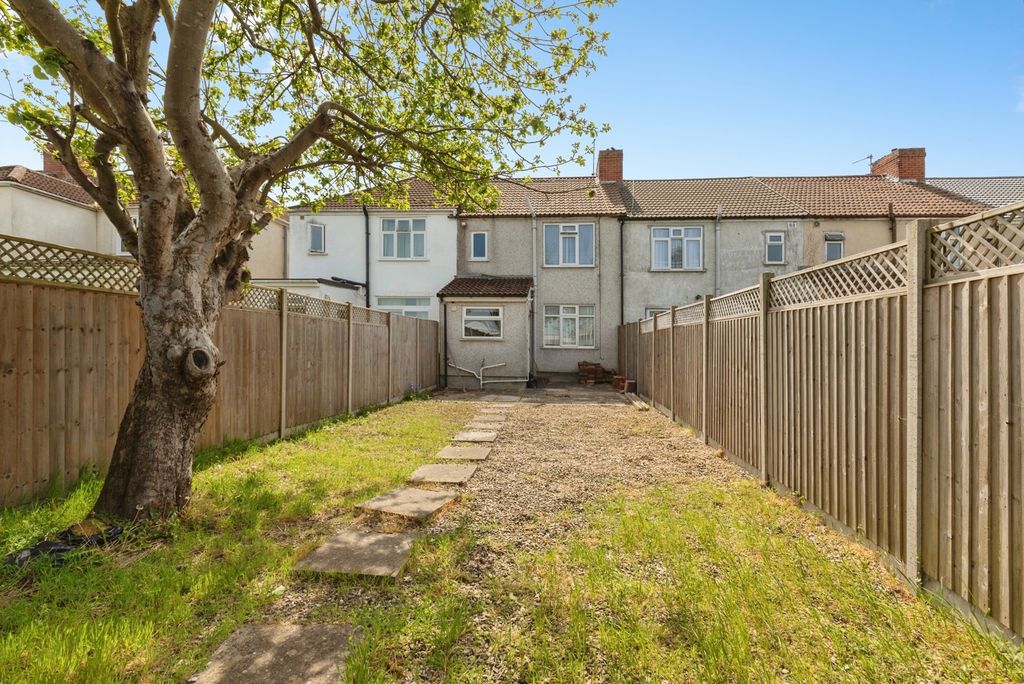 Property photo 3 of 16 Pbox-Img.Jpg