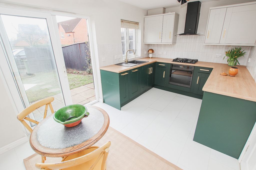 Property photo 2 of 23 4857732