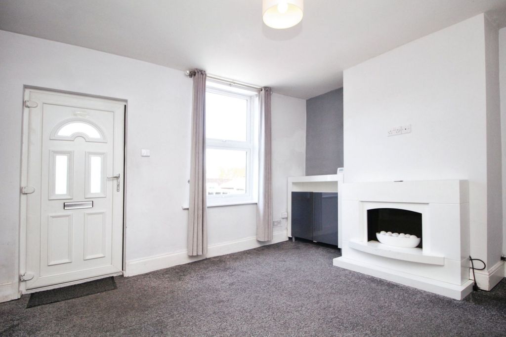 Property photo 3 of 33