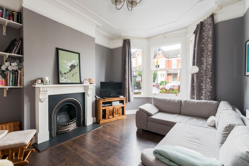 Property photo 2 of 6 Picture No. 17