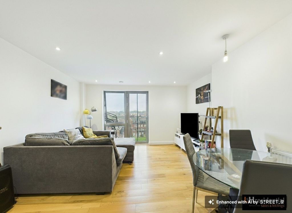 Property photo 3 of 7