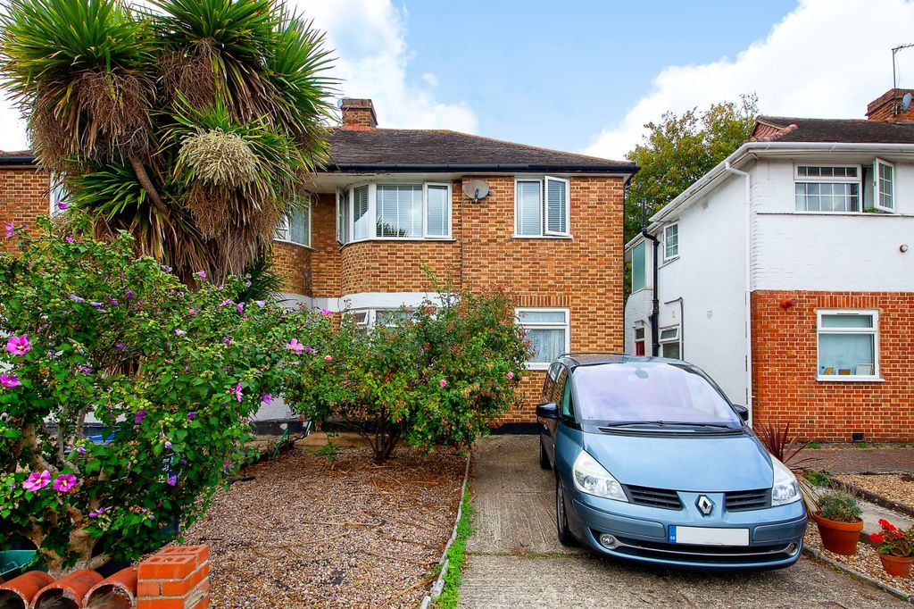 Property photo 1 of 11
