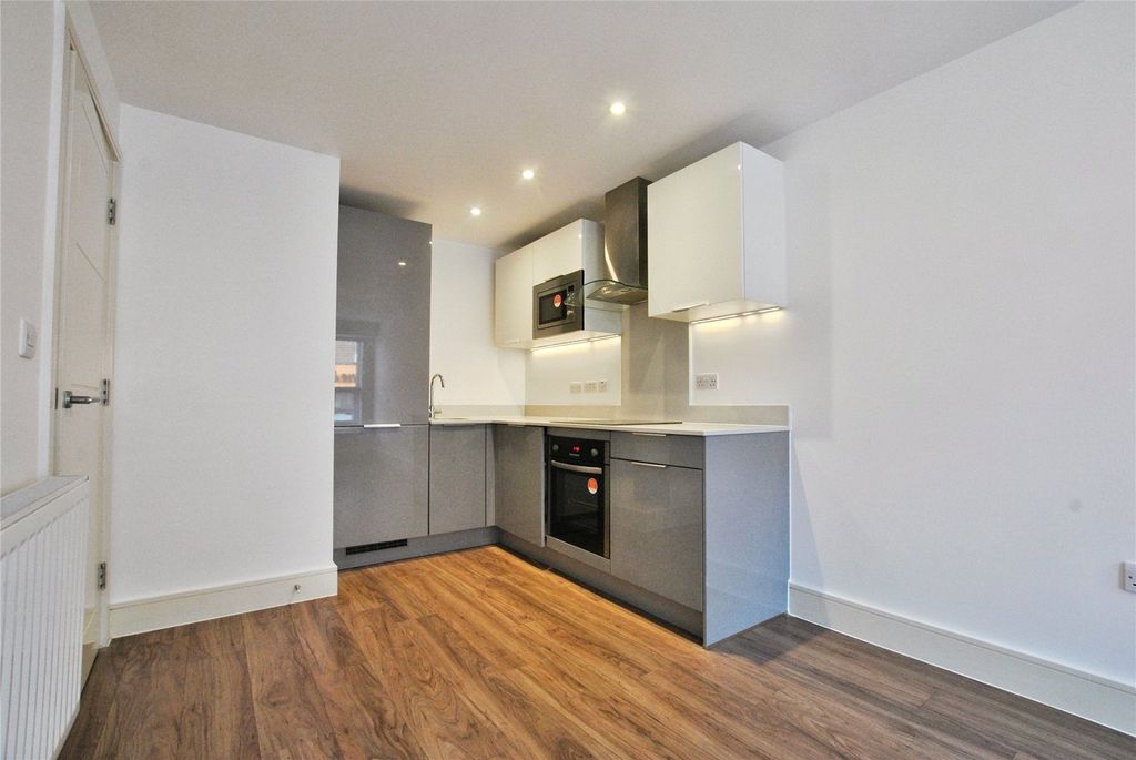 Property photo 3 of 7 Picture No. 11