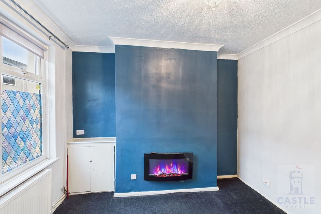 Property photo 2 of 10 Living Room