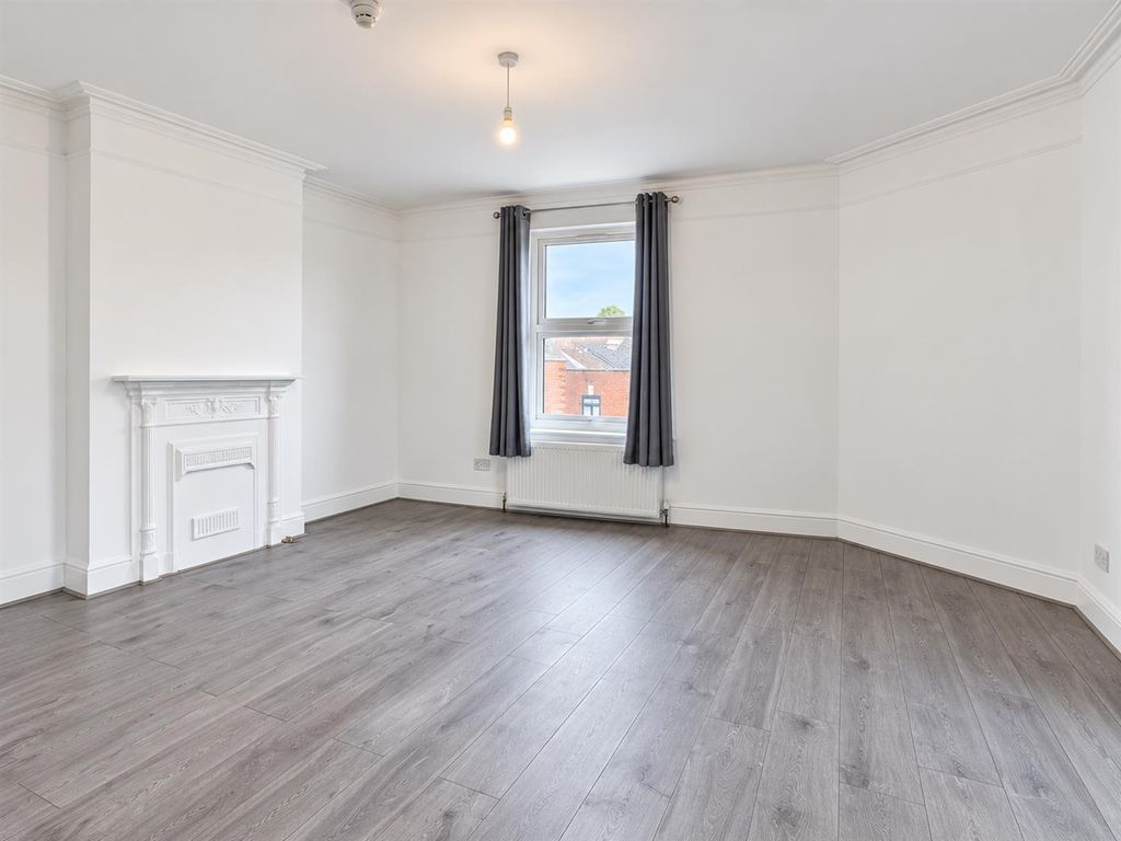 Property photo 3 of 8 Coopers Estate Agents
