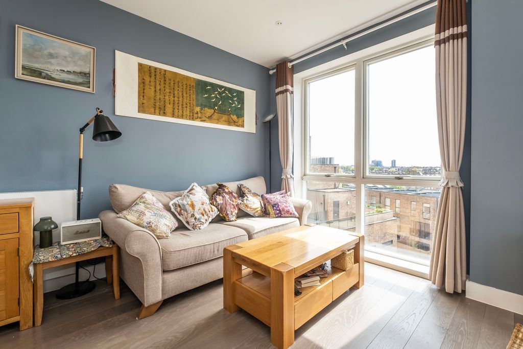 Property photo 2 of 20