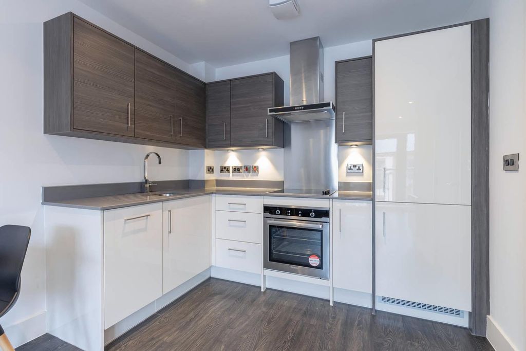 Property photo 2 of 12 Kitchen