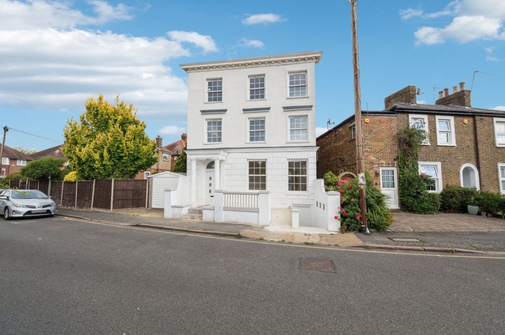 Property photo 1 of 34