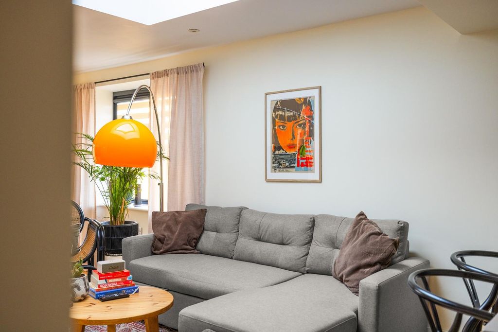 Property photo 3 of 27 Char9833.Jpg