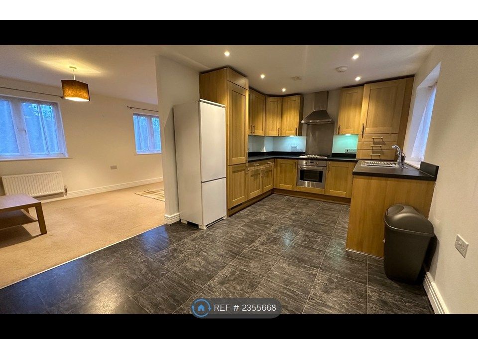 Property photo 2 of 12 Kitchen / Diner / Lounge