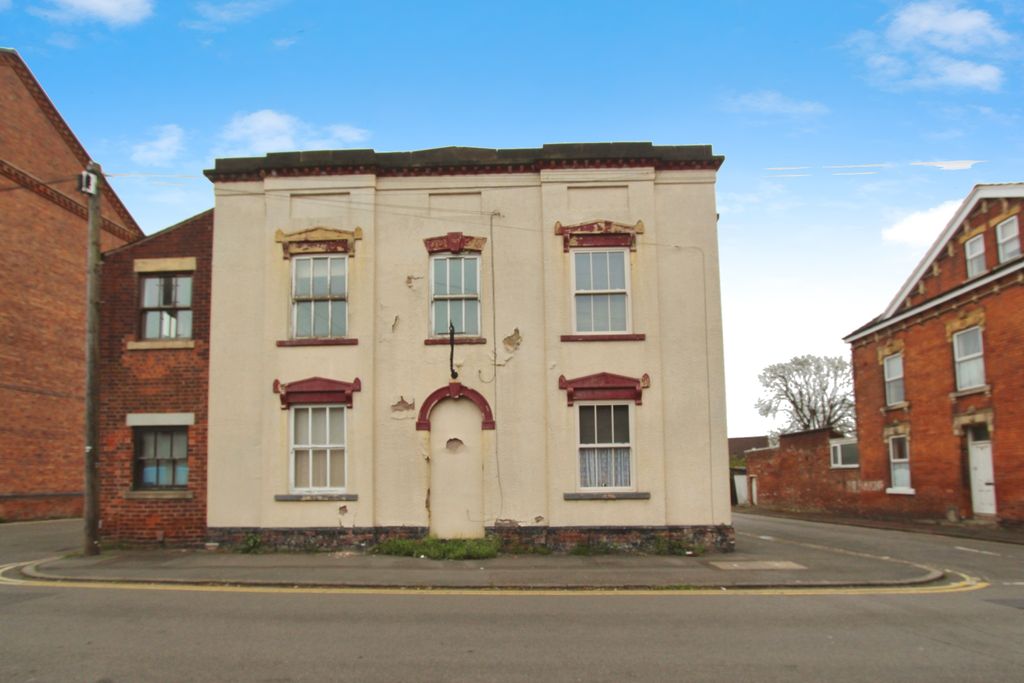 Property photo 1 of 7