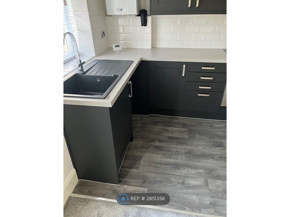 Property photo 2 of 15 Kitchen