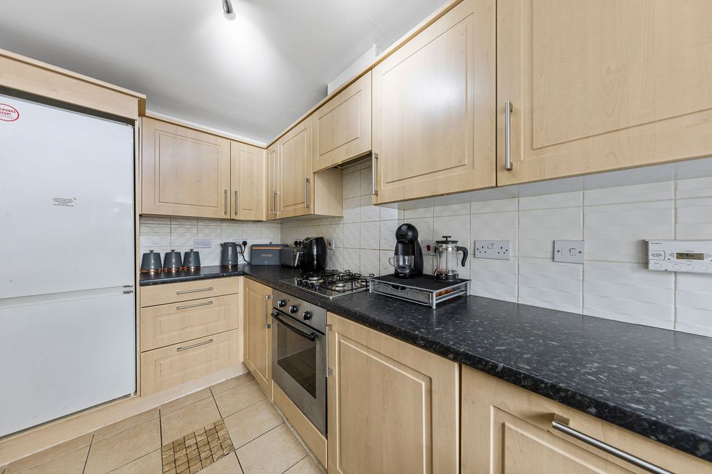 Property photo 2 of 23