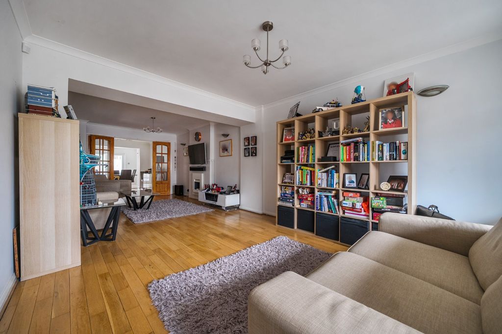 Property photo 2 of 19 Living Room