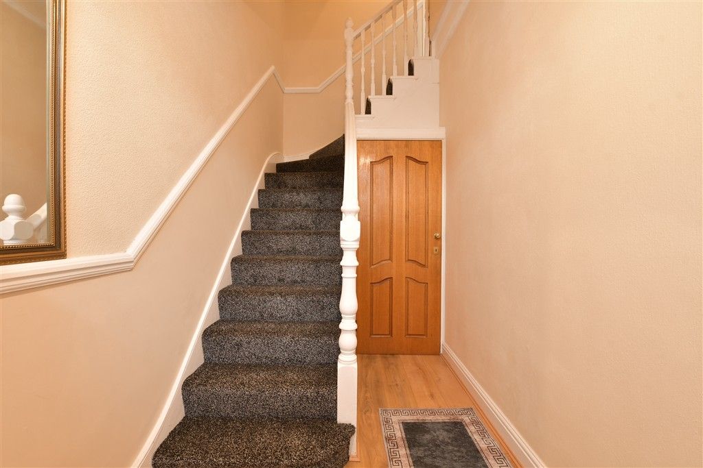 Property photo 1 of 6 Hallway