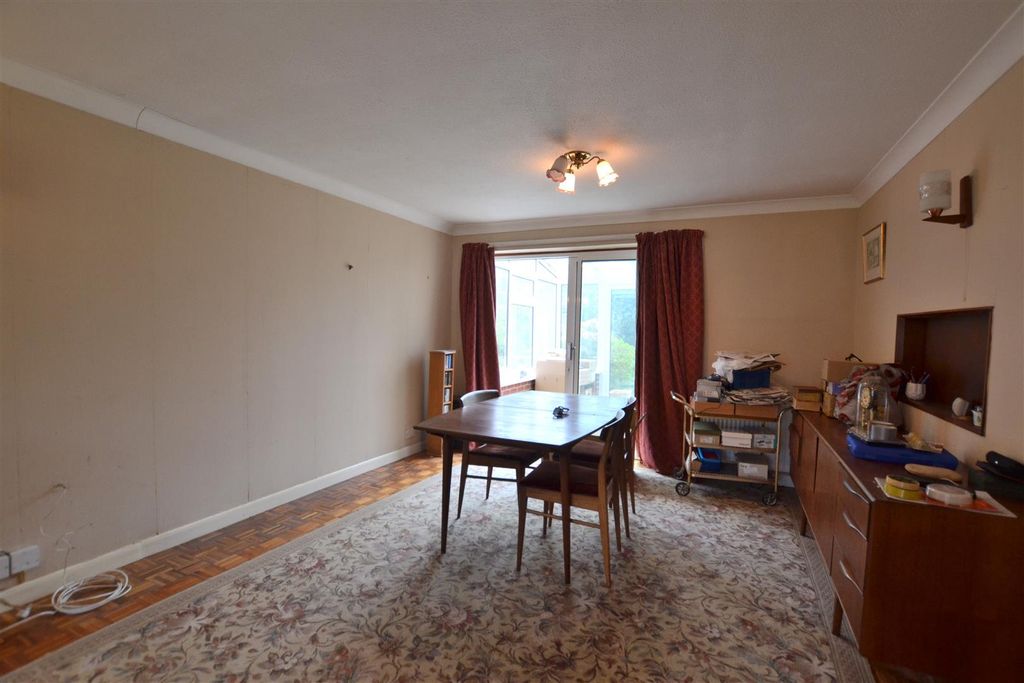 Property photo 3 of 17 Diningroom.Jpg