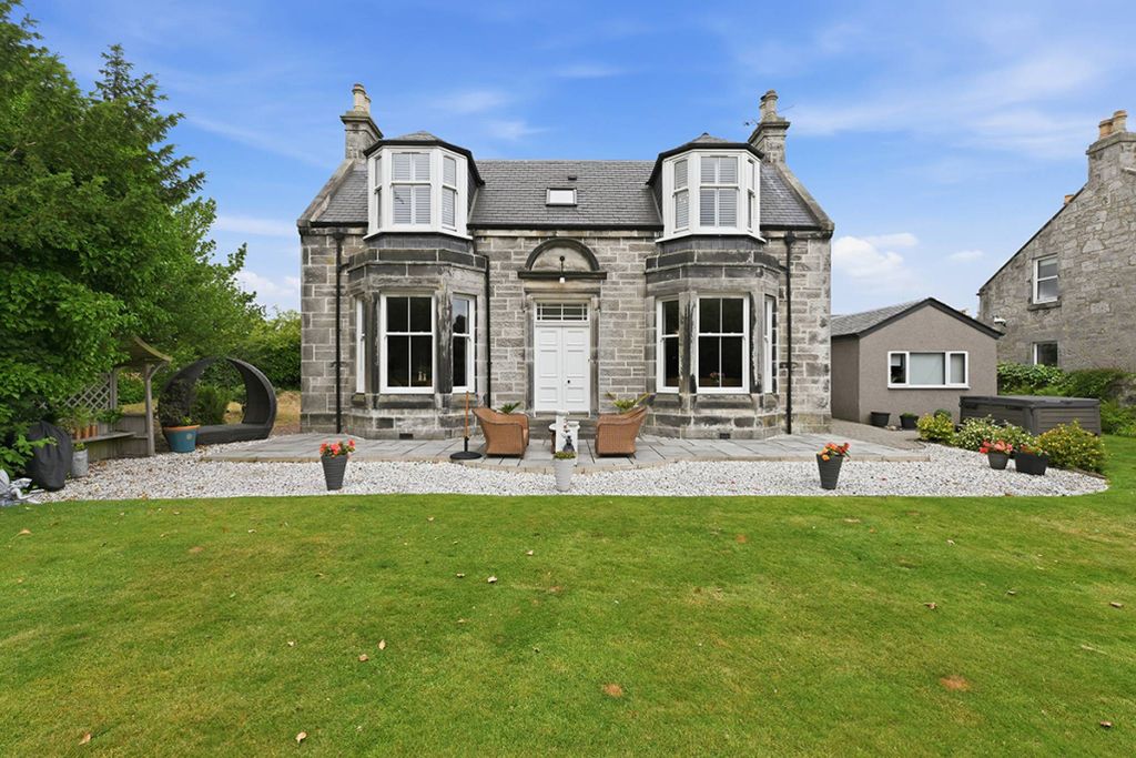 Property photo 1 of 40