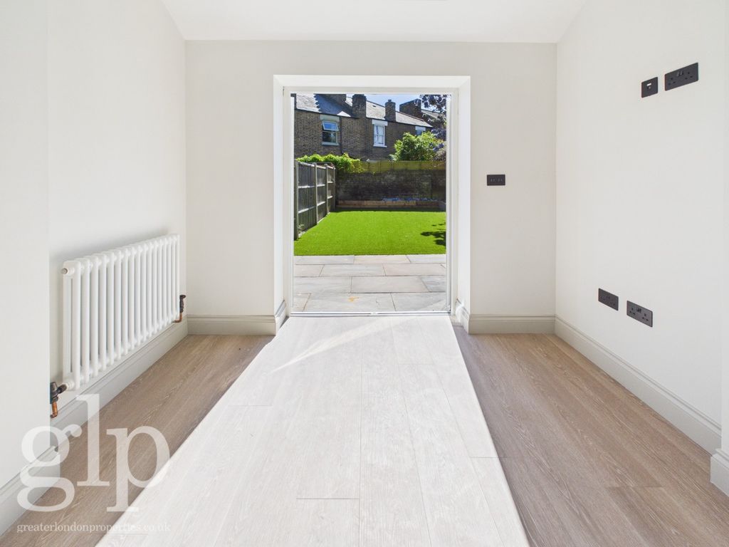 Property photo 2 of 35 5096933