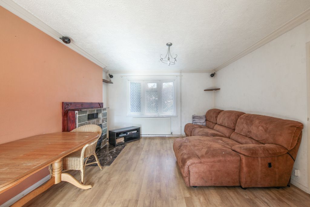 Property photo 3 of 22