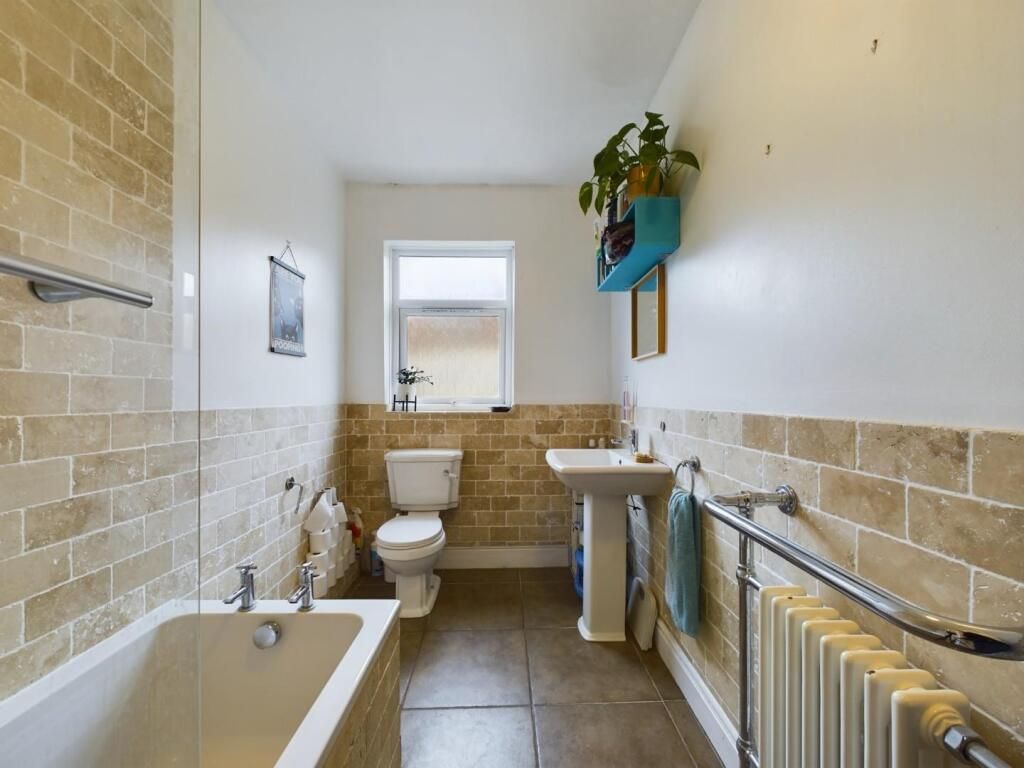 Property photo 2 of 3