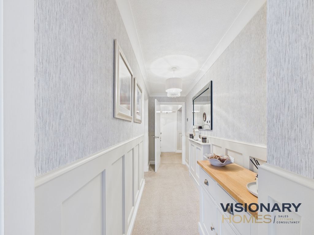 Property photo 3 of 19 Walkway