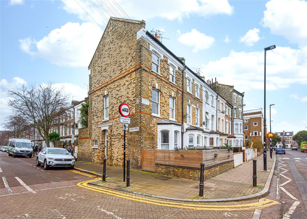 Property photo 3 of 24 Picture No. 23